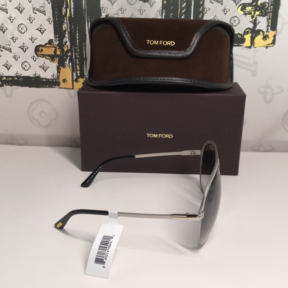 NEW AUTHENTIC Tom Ford Silver Aviator Sunglasses TF1060 16B main image 12